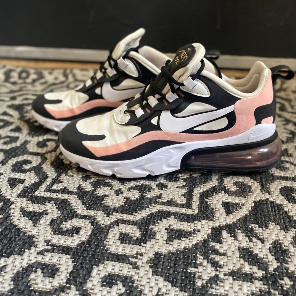✨NEW YEAR SALE. EVERYTHING IS $10 for 24hrs🎉 Nike Air Max 270 React
